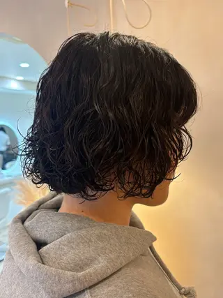 ミディアム パーマ シンバヒナノ/パーマ レイヤー/髪質改善のヘアスタイル