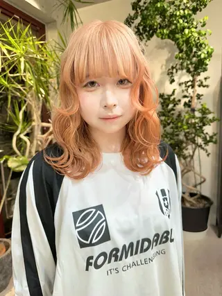 ミディアム カラー kai .のヘアスタイル