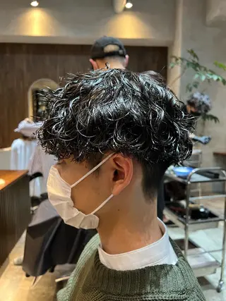 ショート パーマ メンズ 波巻きスパイラルパー マ/シャドウパーマ駿のヘアスタイル