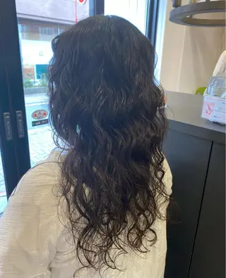 ロング パーマ 柴田 枝利子のヘアスタイル