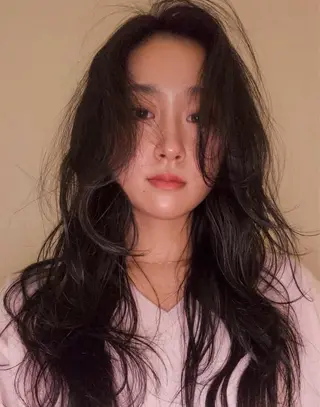 セミロング 🩷レイヤーカット 🩷切りっぱなしボブのヘアスタイル