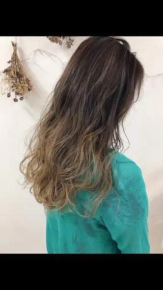 ロング カラー タナカ タクヤのヘアスタイル