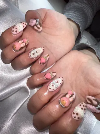 ミディアム YOKOSUKA NAILS💅✨のネイルデザイン