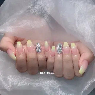 ネイル Hin Nailsのネイルデザイン