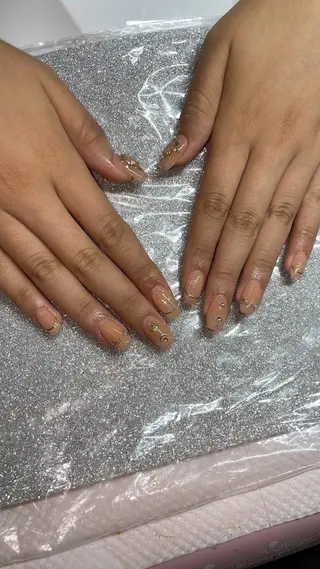 ネイル VIERU 🌈🎀💖のネイルデザイン