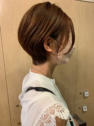 ショート カラー きむえり/髪質改善 /うねり広がり改善のヘアスタイル