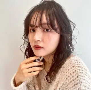 セミロング 山口 莉奈のヘアスタイル