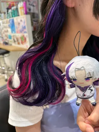 セミロング カラー インナーカラー 推し ブリーチ 髪質改善のヘアスタイル
