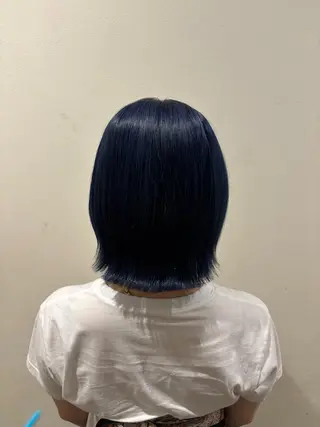 ショート カラー 椛山 美桜のヘアスタイル