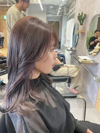 ミディアム カラー yui/ layer cutのヘアスタイル