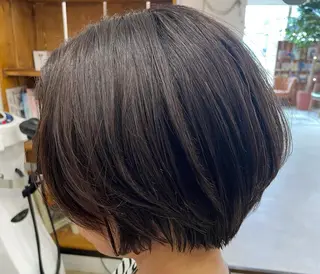 ショート misato 💜🖤　フラムのヘアスタイル