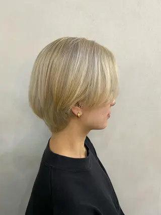 ショート カラー 内海 凜香のヘアスタイル