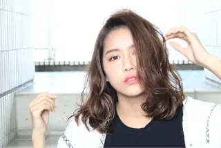 ミディアム AnFye cinq milleのヘアスタイル