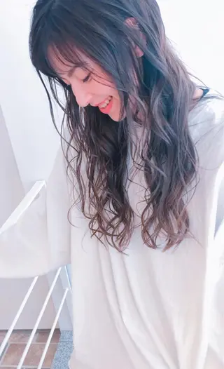 ロング カラー 日高 香織のヘアスタイル
