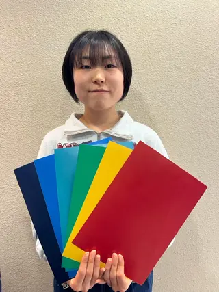 ショート カラー ハイトーン/レイヤー 似合わせ・ユキノのヘアスタイル