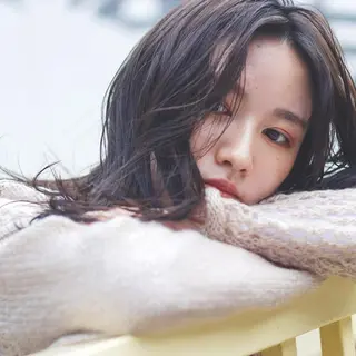セミロング 谷澤 朋佳のヘアスタイル