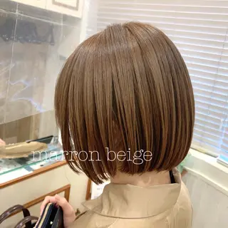 ショート カラー ぱつっとボブ/ 小野あかねのヘアスタイル
