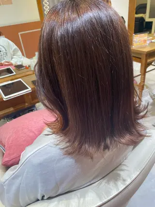 ミディアム カラー 梛木 唯のヘアスタイル