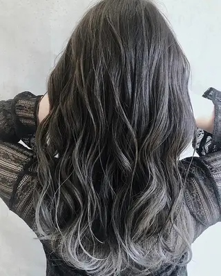 セミロング カラー _WHITE 難波本店のヘアスタイル