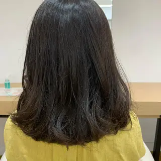 ミディアム 大谷 菜月のヘアスタイル