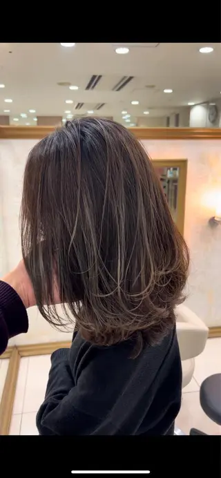 セミロング カラー ⭐️艶感カラー⭐️ 小飯田　武斗のヘアスタイル