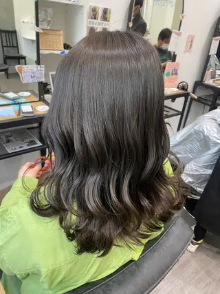 ミディアム 大野 美紅のヘアスタイル