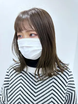 セミロング カラー 小顔レイヤー/ ベージュ🤍Rieのヘアスタイル