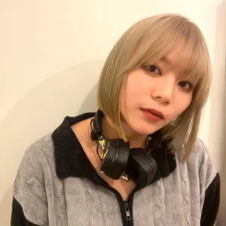 ミディアム カラー ショート/ウルフ ハイトーン/カイセイのヘアスタイル