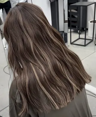 ロング カラー 小川結子 NEROのヘアスタイル