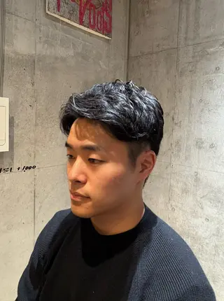 パーマ メンズ 🌊インナーカラー 🐬櫻井海星のヘアスタイル