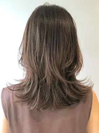 ミディアム カラー ✂︎HITOMI✂︎ 副店長のヘアスタイル