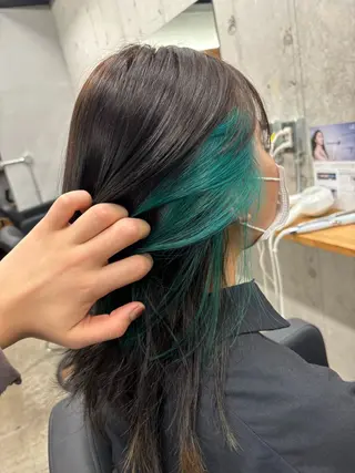 ミディアム カラー mono / Manatoのヘアスタイル