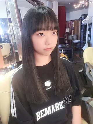 セミロング 足利市・原宿・表参道 シニストラのヘアスタイル