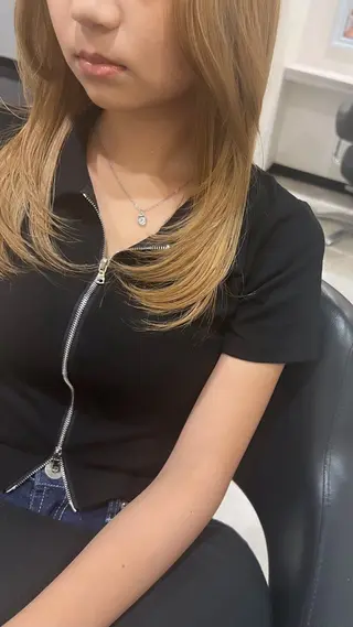 ロング 都築 奈未のヘアスタイル