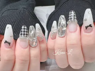 ネイル 芦辺 香奈のネイルデザイン