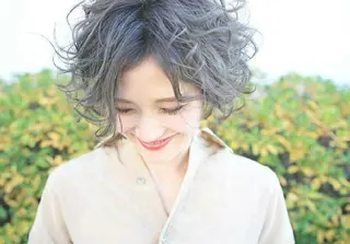 ショート カラー 新生活応援★半額/ 25歳以下　“内間”のヘアスタイル