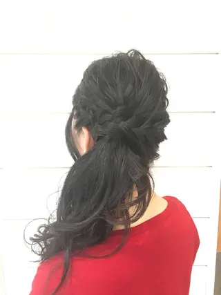 ロング カラー ヘアアレンジ 鍵山 千秋のヘアスタイル
