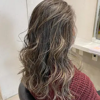ロング カラー DEAN ISLA 大人レイヤーカットのヘアスタイル