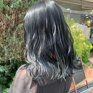 セミロング カラー 薄田 珠美のヘアスタイル