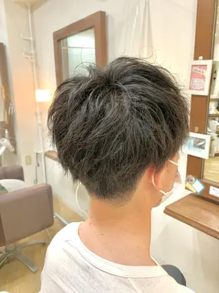 ショート メンズ 【扱いやすいパーマ】 眞鍋拓己のヘアスタイル