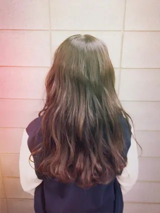 ロング ITO YUKIのヘアスタイル