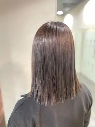 ミディアム カラー ハイトーン/レイヤー 似合わせ・ユキノのヘアスタイル