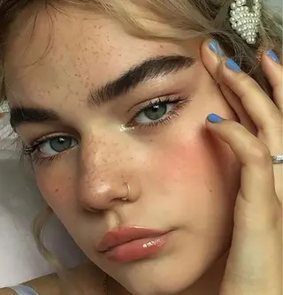 アイブロウ EYE405 /Kana¨̮の眉毛・アイブロウイメージ