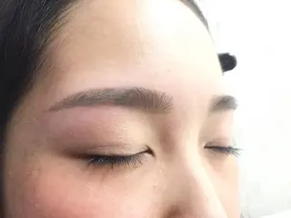 WHITE EYE 🦋松島の眉毛・アイブロウイメージ