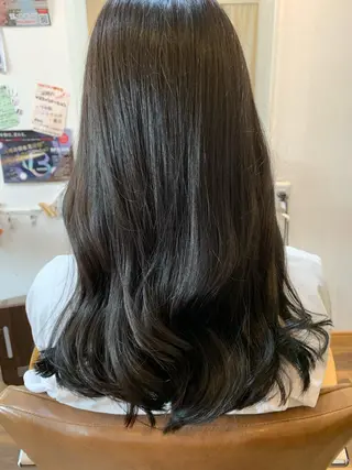 ロング カラー 石川 奈緒子のヘアスタイル