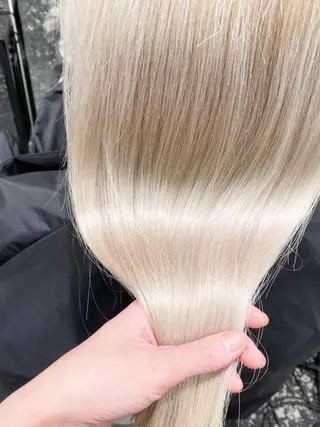 セミロング サイレント美容師 アイリィのヘアスタイル