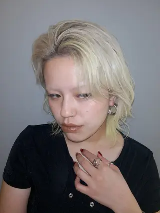 ミディアム Yaya ヤヤ / HACO+のヘアスタイル