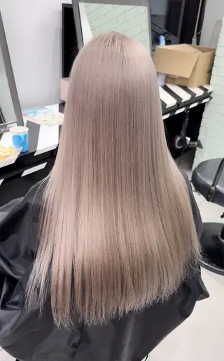 ロング 🇰🇷韓国風ハイ トーンKANA🖤のヘアスタイル