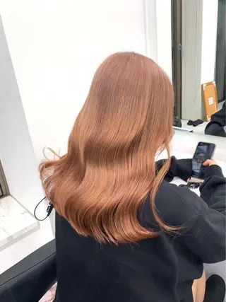 カラー ブリーチ縮毛矯正加藤 赤み無し透明感ヘアのヘアスタイル