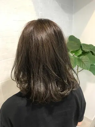 ミディアム カラー パーマ ブリーチ特化 梅田本多翔のヘアスタイル